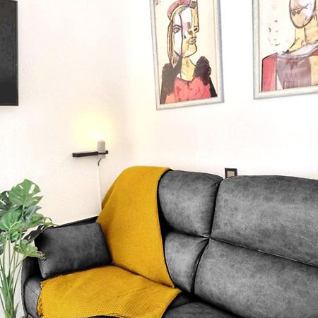 Mi Casa Own Entrance, Memorable, Exceptional Apartment ซานตาโปลา ภายนอก รูปภาพ