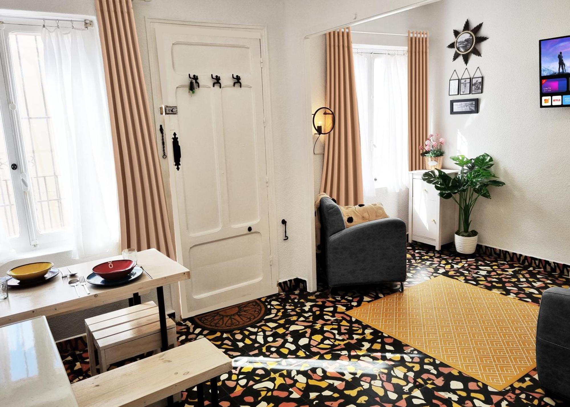 Mi Casa Own Entrance, Memorable, Exceptional Apartment ซานตาโปลา ภายนอก รูปภาพ