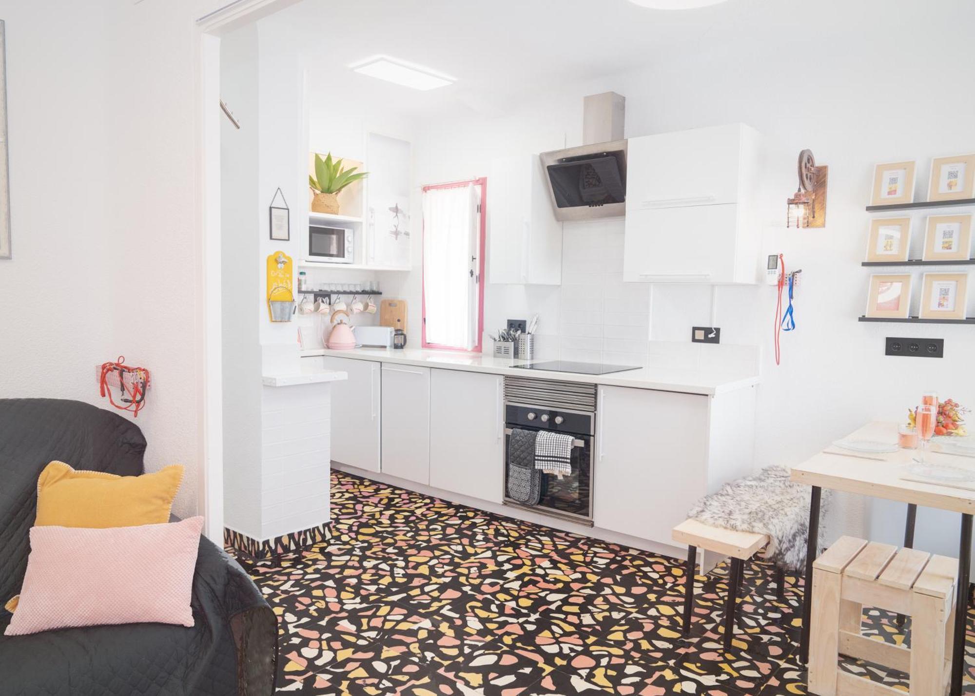 Mi Casa Own Entrance, Memorable, Exceptional Apartment ซานตาโปลา ภายนอก รูปภาพ